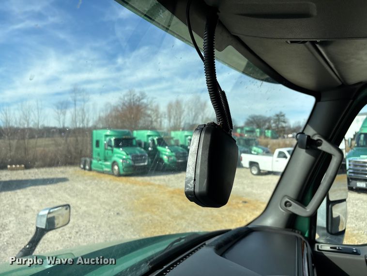 image for item DW7400 2022 International LT625 semi truck