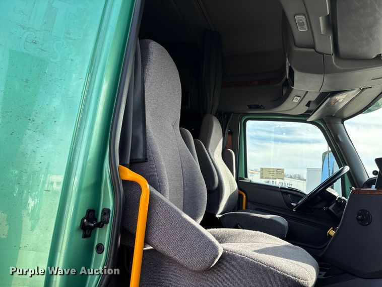 image for item DW7400 2022 International LT625 semi truck