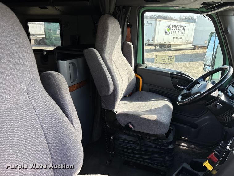 image for item DW7400 2022 International LT625 semi truck