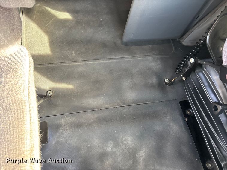 image for item DW7400 2022 International LT625 semi truck