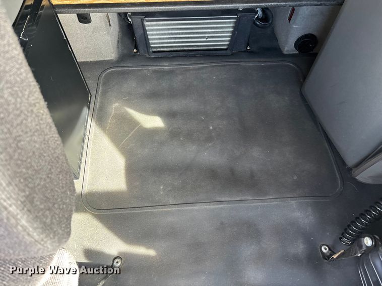 image for item DW7400 2022 International LT625 semi truck