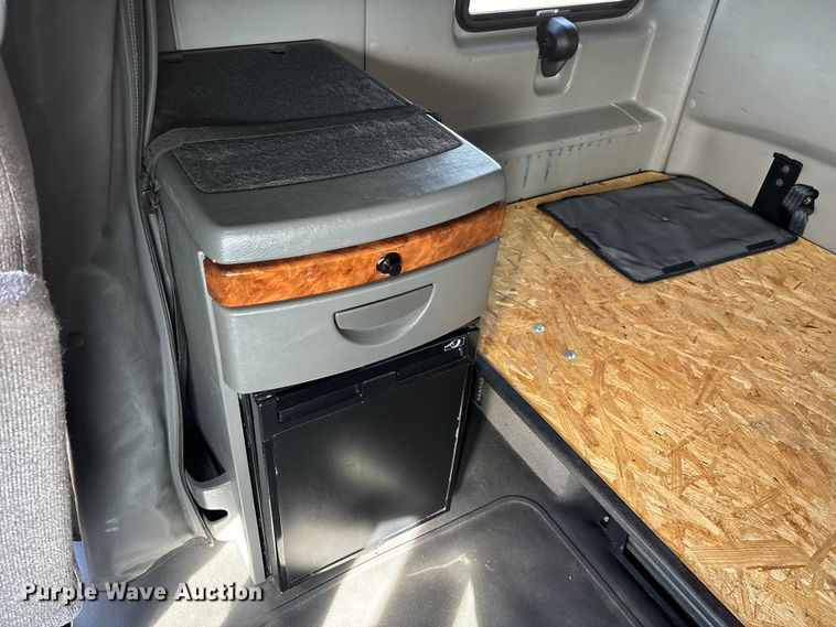 image for item DW7400 2022 International LT625 semi truck