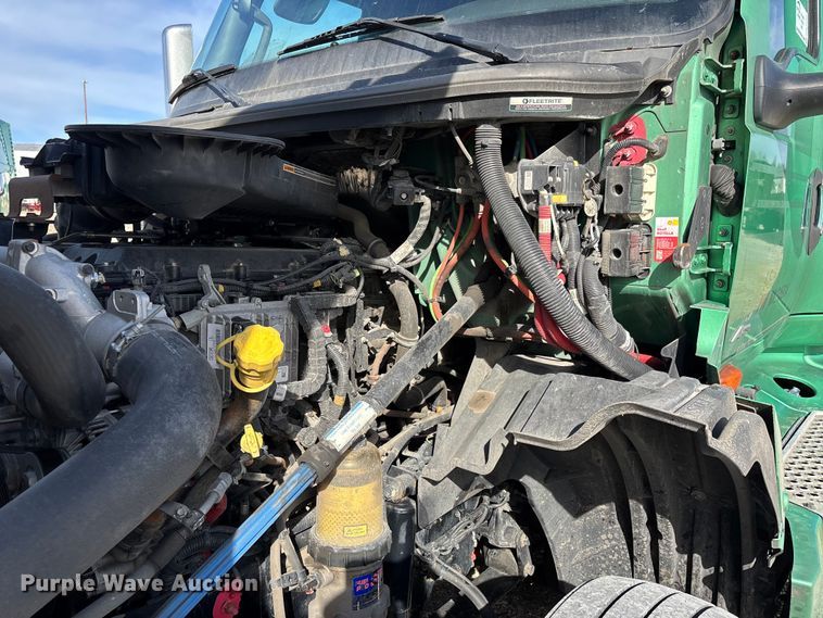 image for item DW7400 2022 International LT625 semi truck