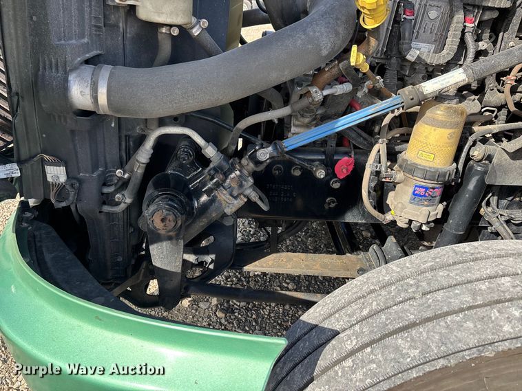 image for item DW7400 2022 International LT625 semi truck