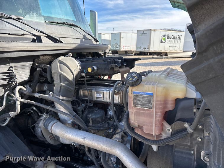 image for item DW7400 2022 International LT625 semi truck