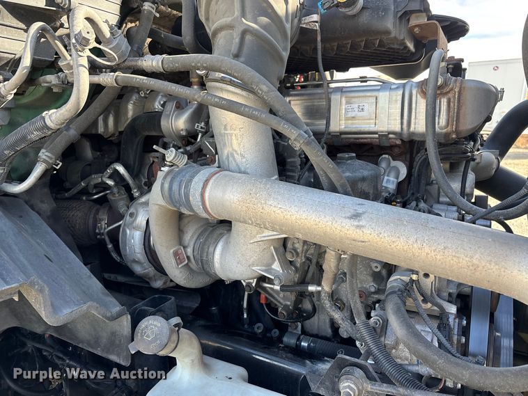 image for item DW7400 2022 International LT625 semi truck