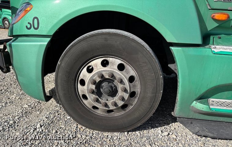 image for item DW7400 2022 International LT625 semi truck