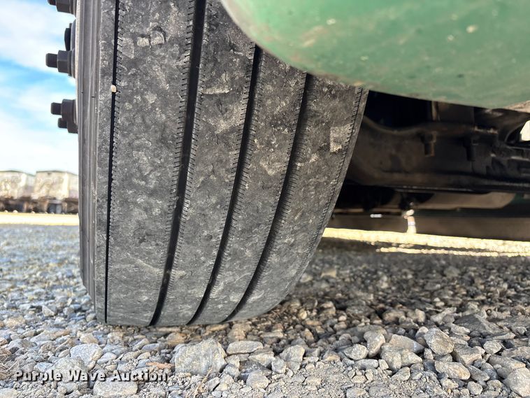 image for item DW7400 2022 International LT625 semi truck