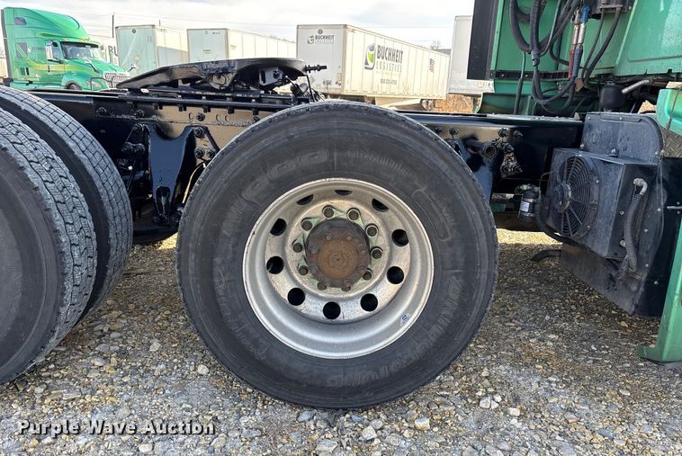 image for item DW7400 2022 International LT625 semi truck