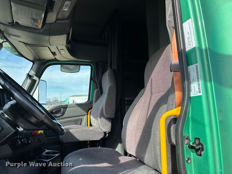 image for item DW7401 2024 International LT625 semi truck