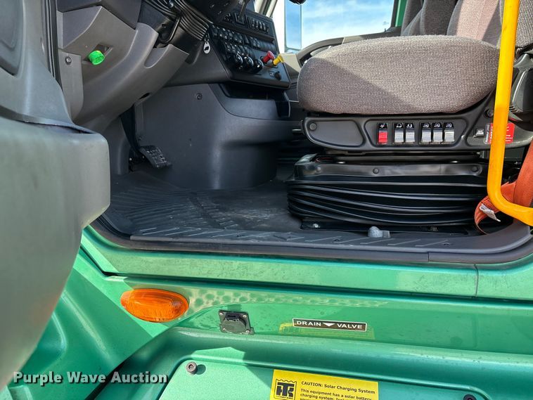 image for item DW7401 2024 International LT625 semi truck