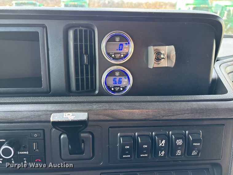 image for item DW7401 2024 International LT625 semi truck