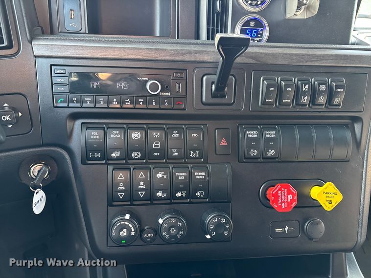 image for item DW7401 2024 International LT625 semi truck