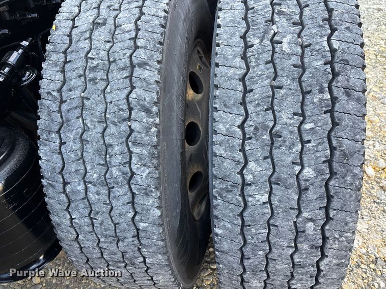 image for item DW7401 2024 International LT625 semi truck