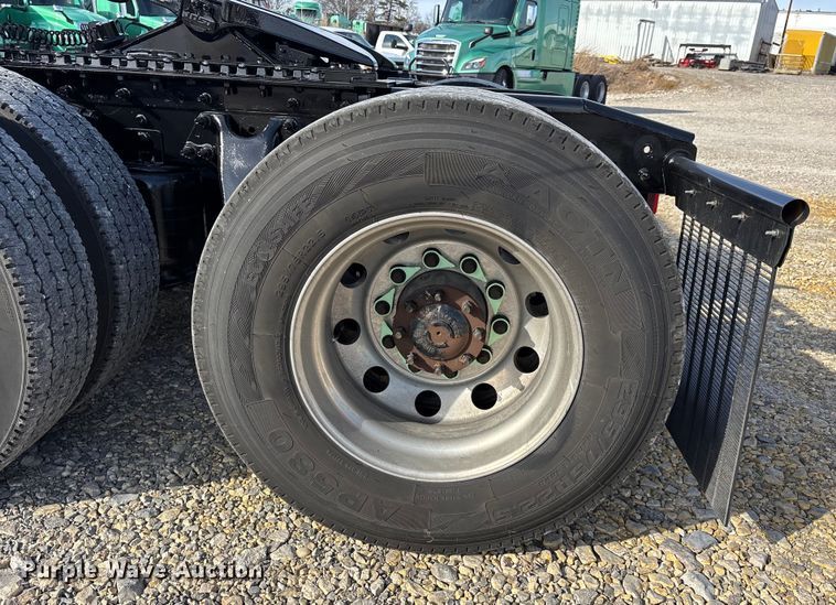 image for item DW7401 2024 International LT625 semi truck