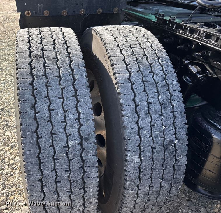 image for item DW7401 2024 International LT625 semi truck