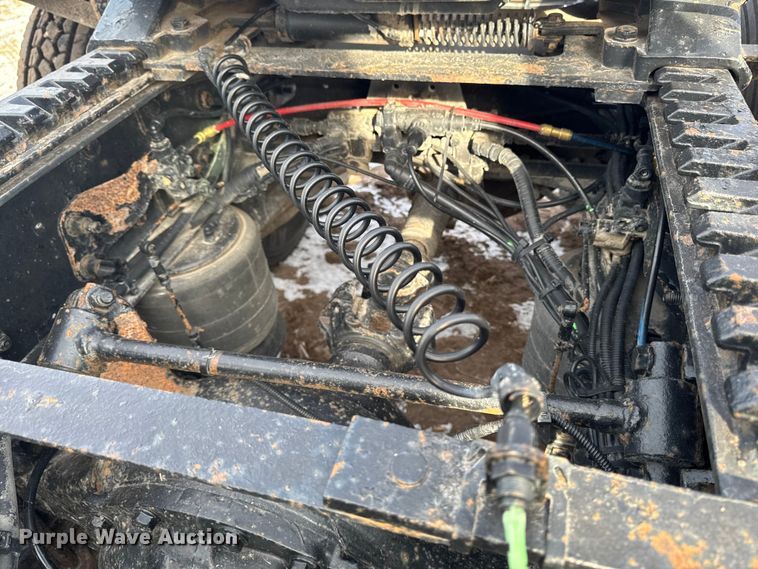 image for item EA2275 2009 Freightliner Cascadia semi truck