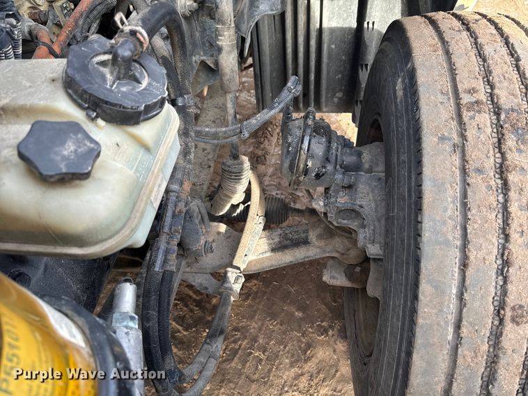 image for item EA2275 2009 Freightliner Cascadia semi truck