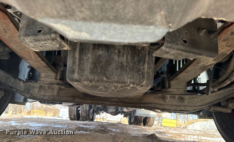 image for item EA2275 2009 Freightliner Cascadia semi truck