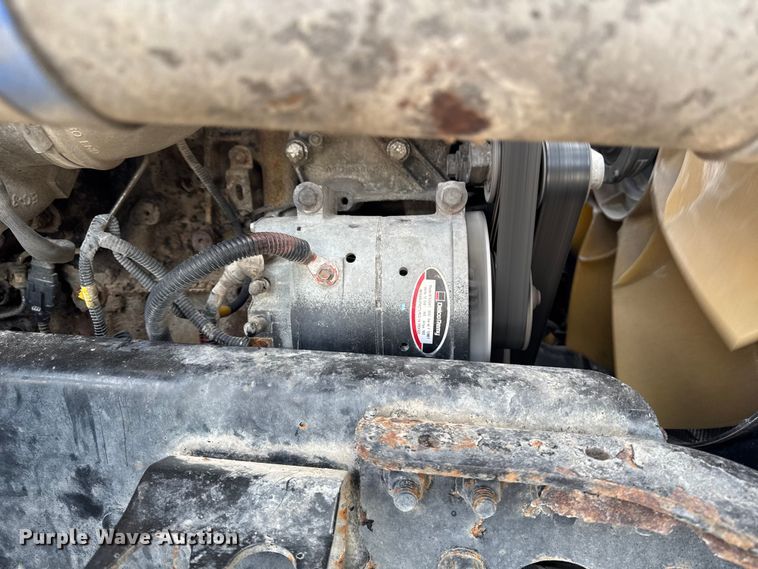 image for item EA2275 2009 Freightliner Cascadia semi truck