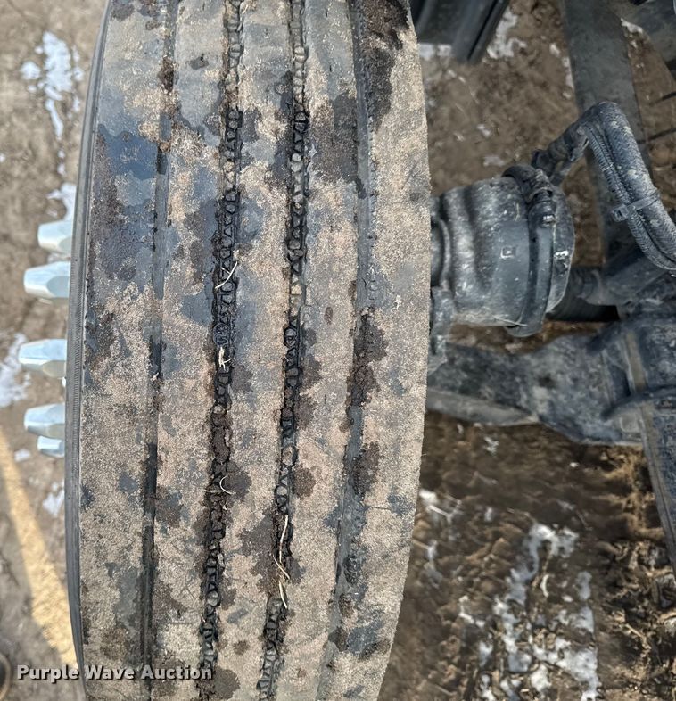 image for item EA2275 2009 Freightliner Cascadia semi truck