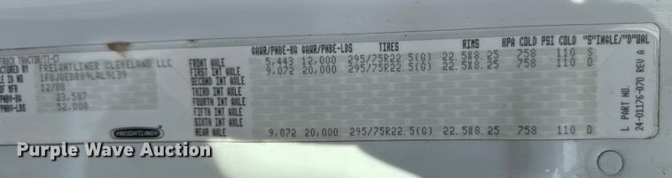 image for item EA2275 2009 Freightliner Cascadia semi truck