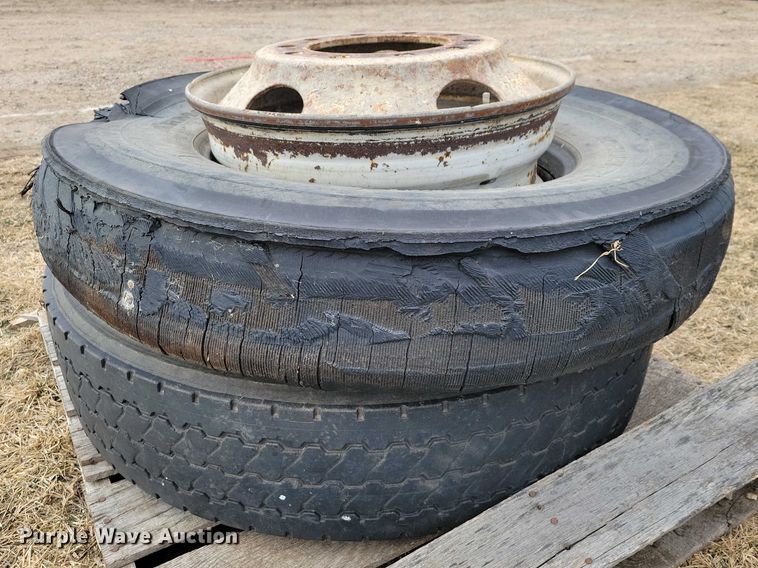 image for item EA2812 Truck parts