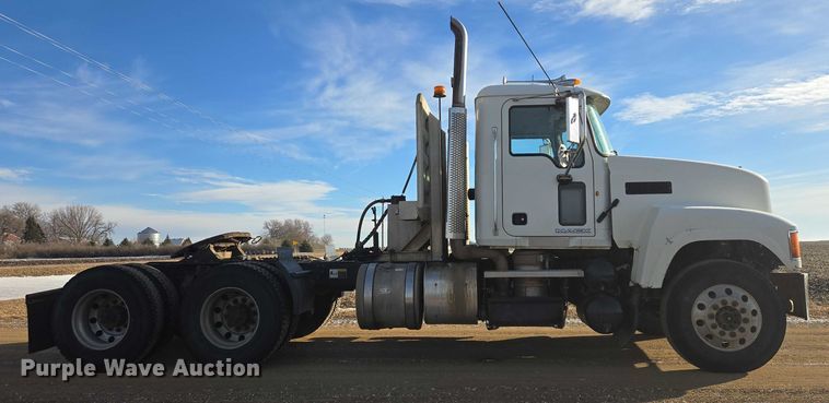 image for item EB1223 2012 Mack Pinnacle semi truck