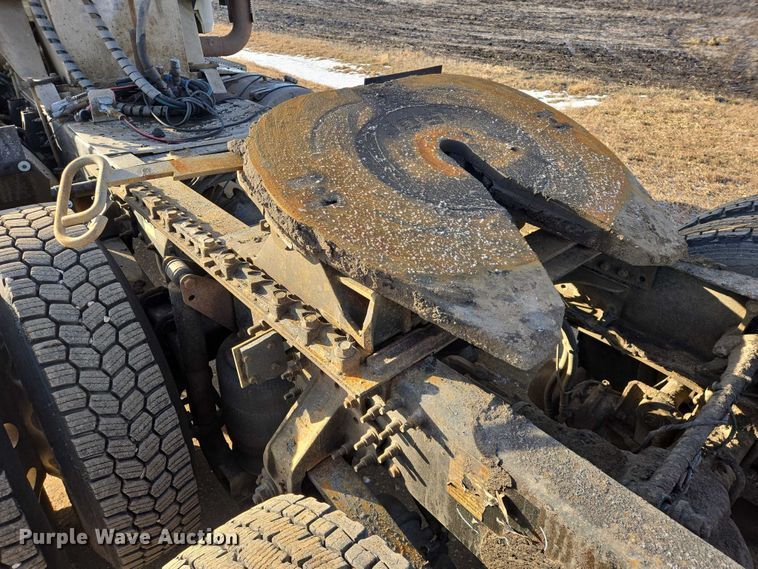 image for item EB1223 2012 Mack Pinnacle semi truck