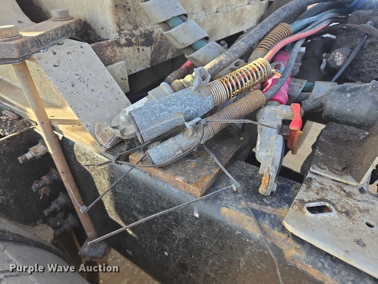 image for item EB1223 2012 Mack Pinnacle semi truck