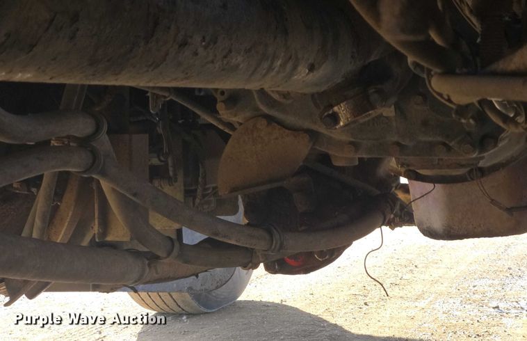 image for item EB1223 2012 Mack Pinnacle semi truck