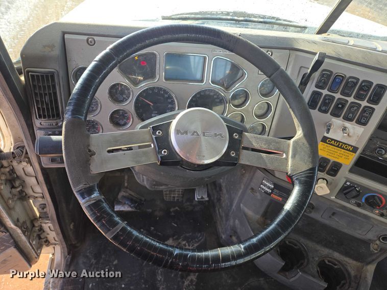 image for item EB1223 2012 Mack Pinnacle semi truck