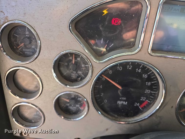 image for item EB1223 2012 Mack Pinnacle semi truck