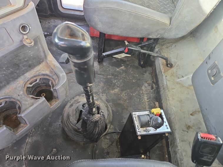 image for item EB1223 2012 Mack Pinnacle semi truck