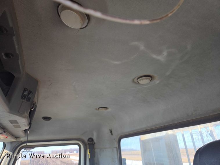 image for item EB1223 2012 Mack Pinnacle semi truck