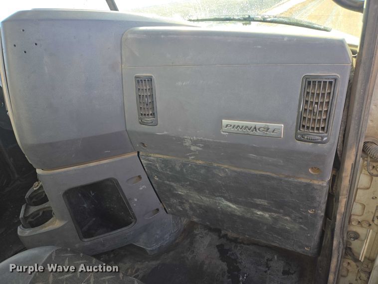 image for item EB1223 2012 Mack Pinnacle semi truck