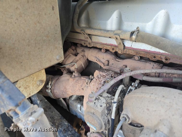 image for item EB1223 2012 Mack Pinnacle semi truck