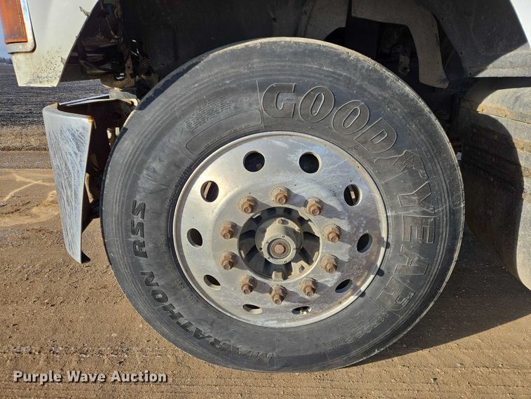 image for item EB1223 2012 Mack Pinnacle semi truck