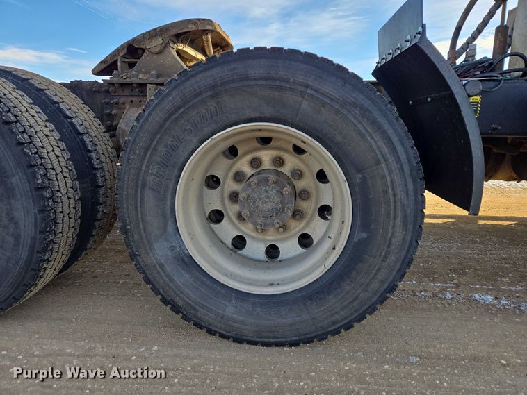 image for item EB1223 2012 Mack Pinnacle semi truck