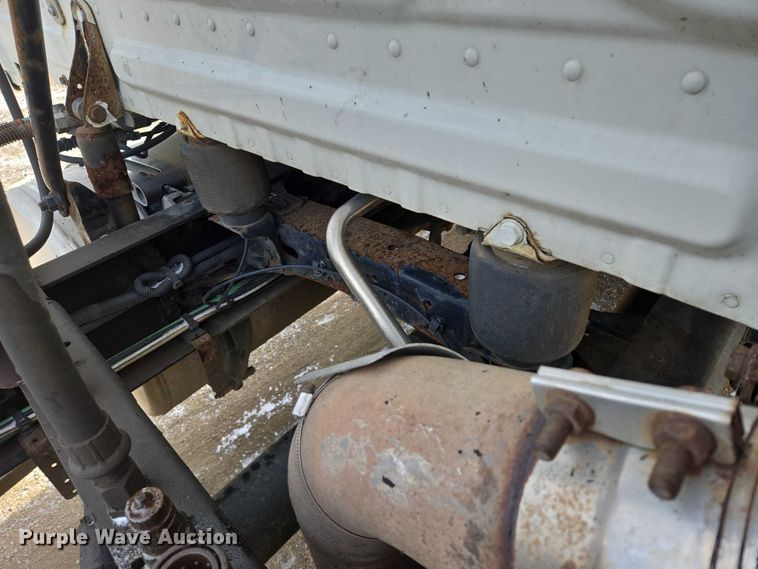 image for item EB1253 2017 Freightliner Cascadia semi truck