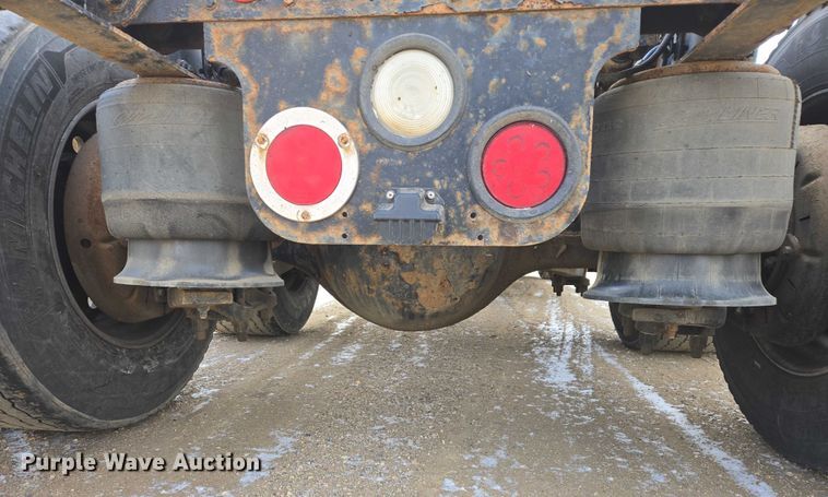 image for item EB1253 2017 Freightliner Cascadia semi truck