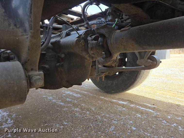 image for item EB1253 2017 Freightliner Cascadia semi truck