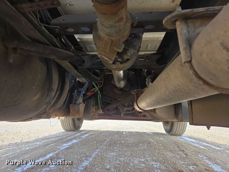 image for item EB1253 2017 Freightliner Cascadia semi truck