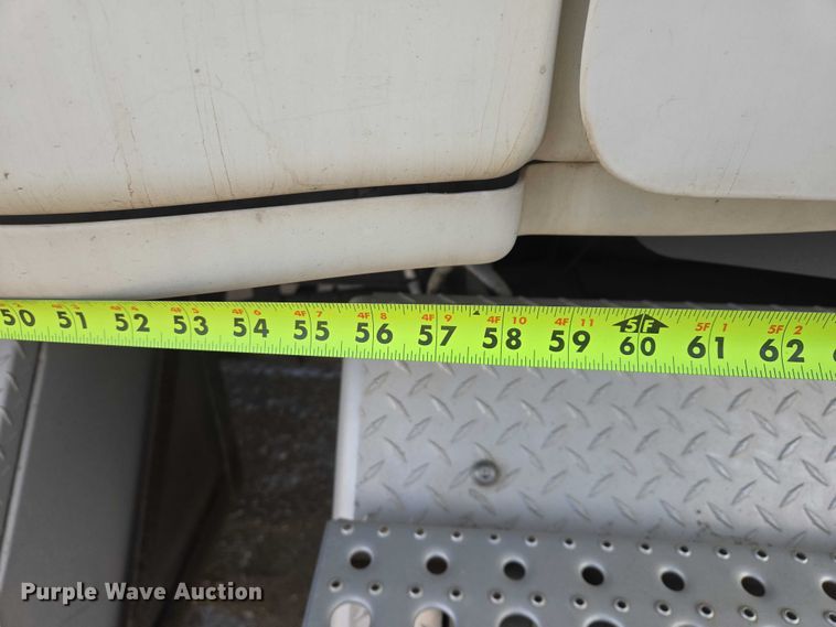 image for item EB1253 2017 Freightliner Cascadia semi truck