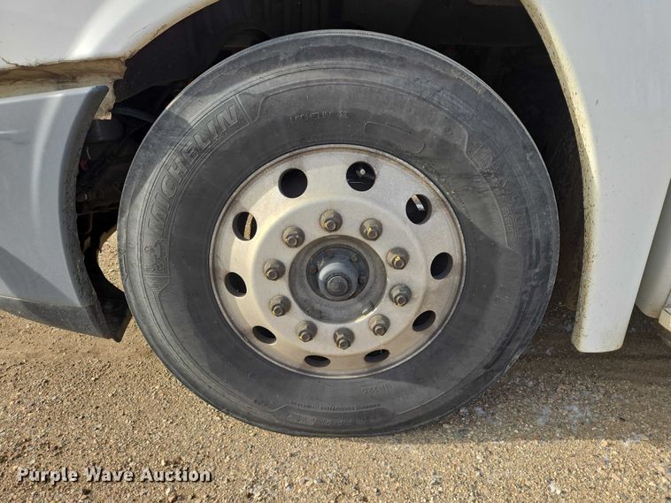 image for item EB1253 2017 Freightliner Cascadia semi truck