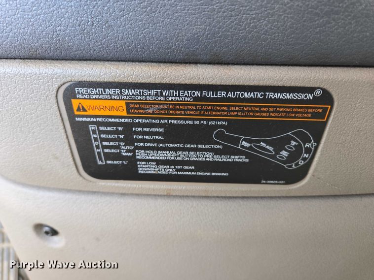 image for item EB1253 2017 Freightliner Cascadia semi truck