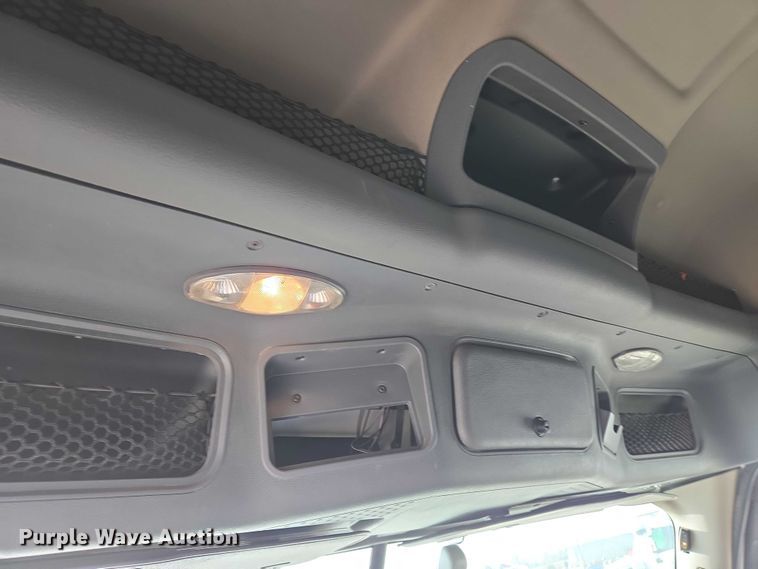 image for item EB1253 2017 Freightliner Cascadia semi truck