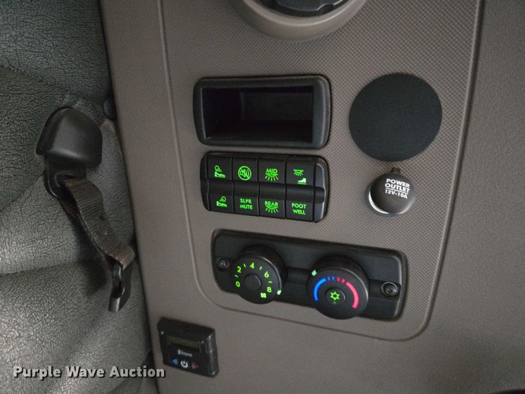 image for item EB1253 2017 Freightliner Cascadia semi truck