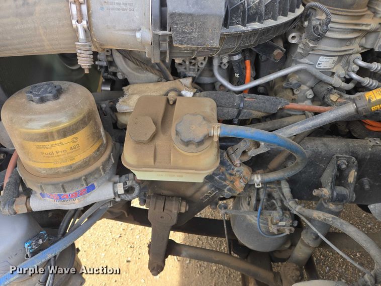 image for item EB1253 2017 Freightliner Cascadia semi truck