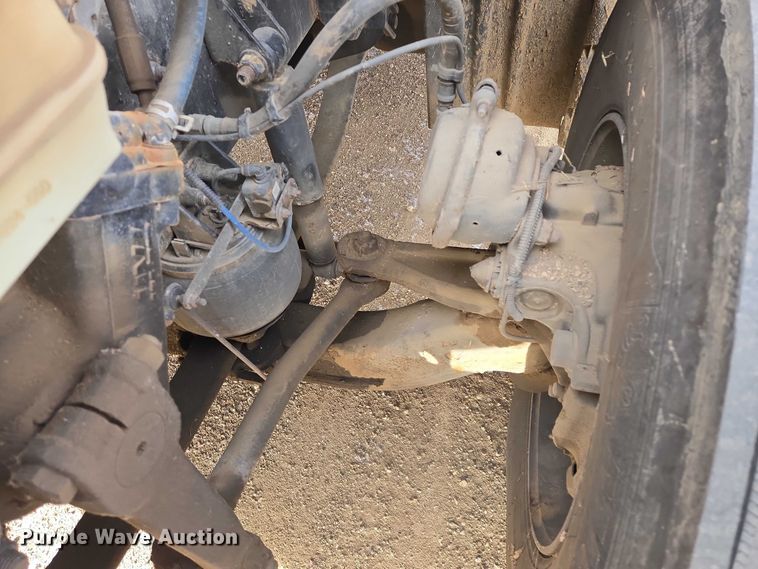 image for item EB1253 2017 Freightliner Cascadia semi truck